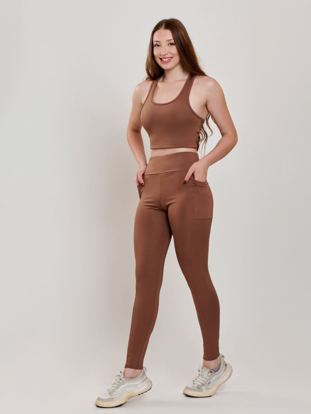 Conjunto Fitness Feminino com Bolso | Calça + Top | Roupa de Academia Funcional e Estilosa